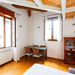 Ingegnoli1 Bright Floor By Hospity Διαμέρισμα
