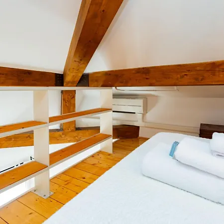 Ingegnoli1 Bright Floor By Hospity Milán
