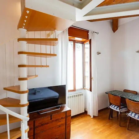 Ingegnoli1 Bright Floor By Hospity Milán